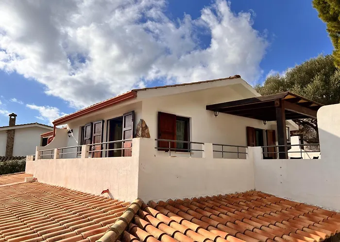 Renato Apartments