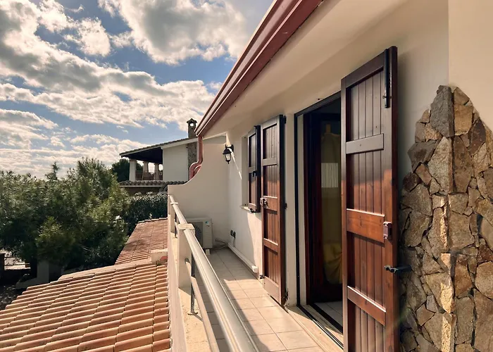 Renato Apartments