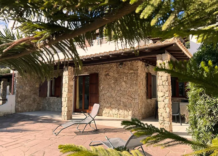 Renato Apartments